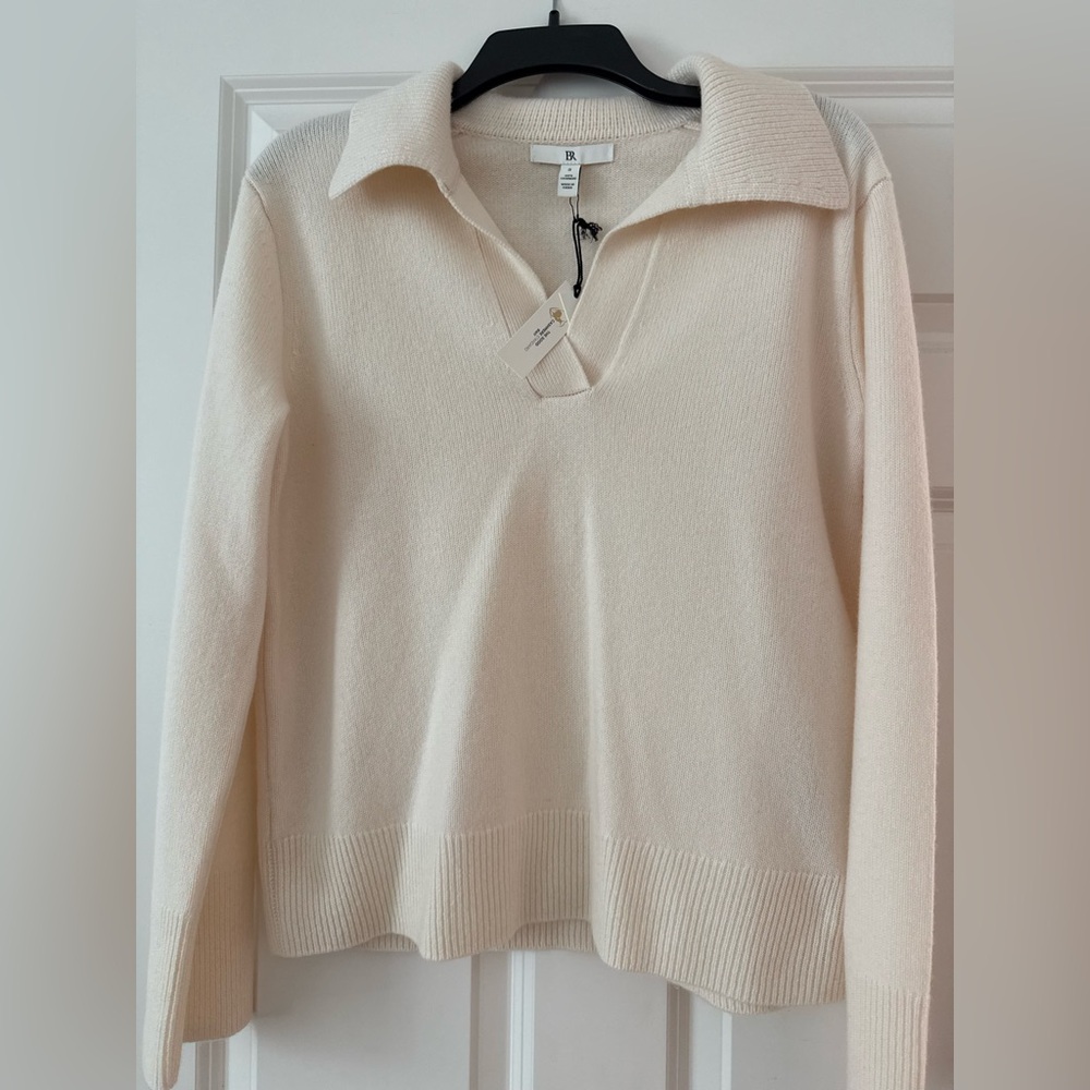 Banana Republic Cream V-Neck Sweater